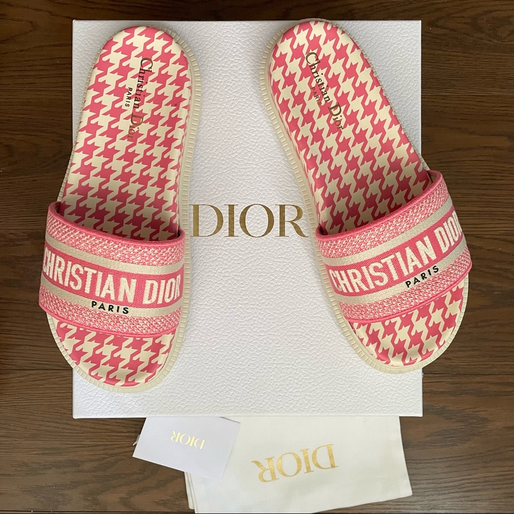 New in box Dior logo sandals